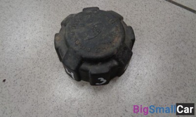 Крышка расширительного бачка от VAZ Priora 2007-2018 - купить Екатеринбурге