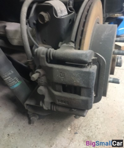 Суппорт задний правый Nissan x-trail t31 2008 - купить Екатеринбурге