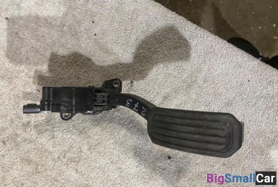 Педаль газа Toyota Camry 55