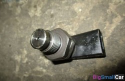 Датчик в топливной рампе м57n2 3.0 (13 Подготовка и регулир. рабочей смеси) 13537787167