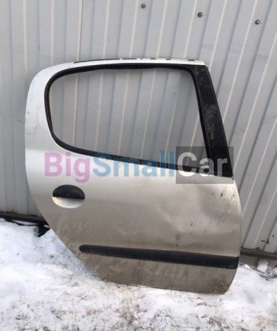 Задняя правая дверь Peugeot 206 1.4 - купить Екатеринбурге